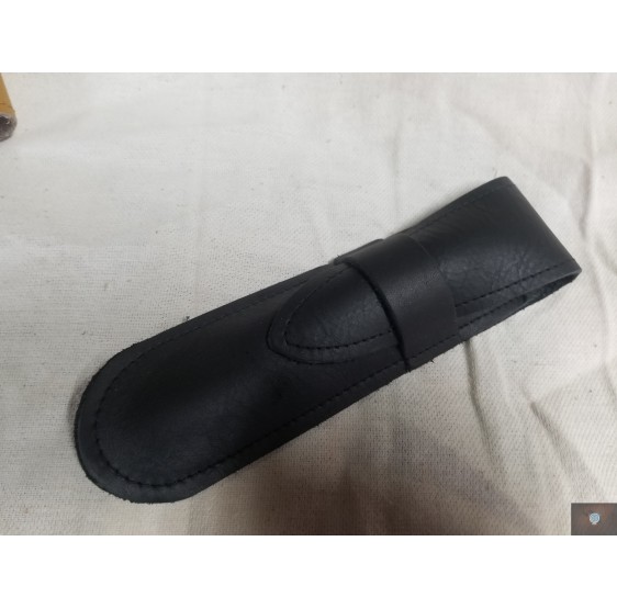 Etui cuir bovin façon autruche noir